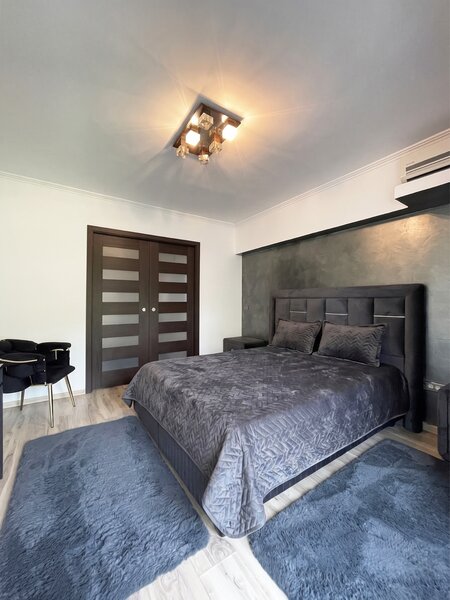 Piata Unirii, 3 camere, design modern, 88 mp, 2 bai, 900 EUR