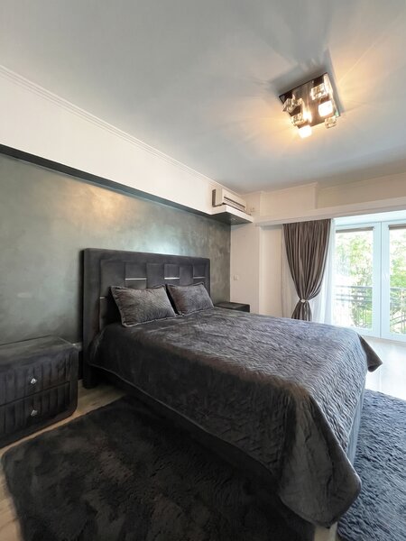 Piata Unirii, 3 camere, design modern, 88 mp, 2 bai, 900 EUR