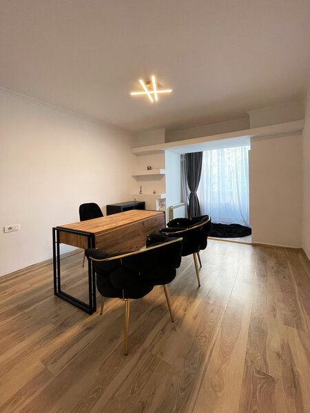 Piata Unirii, 3 camere, design modern, 88 mp, 2 bai, 900 EUR